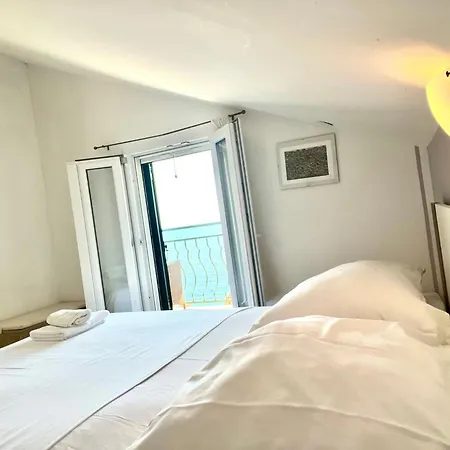 Mit Balkon Und Herrlichem Meerblick By Interhome *