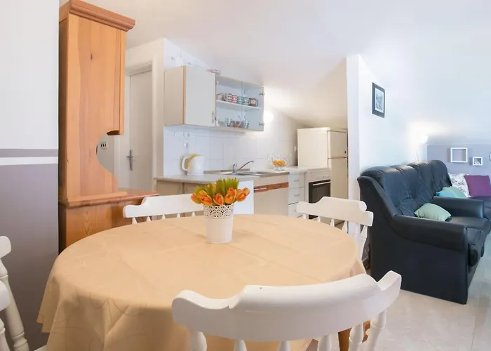 公寓 Mit Balkon Und Herrlichem Meerblick By Interhome