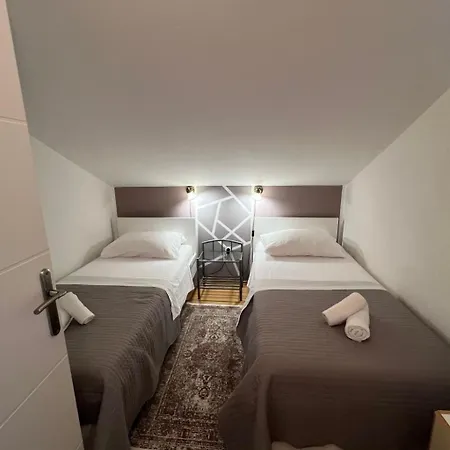 Mit Balkon Und Herrlichem Meerblick By Interhome Appartement Trogir